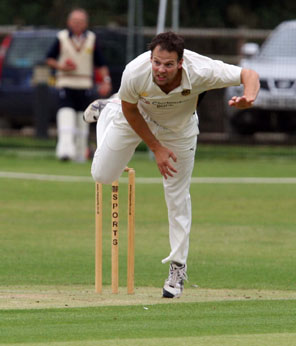 Cumnors Carl Thompson vs. Oxford Downs